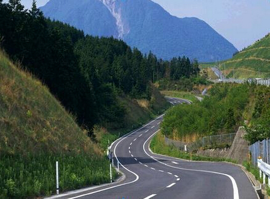山区公路线形平面cad资料下载-山区公路路线设计特点和要点