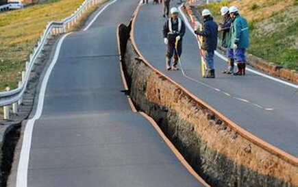 二级公路路面排水设计资料下载-柔性路面结构组合设计