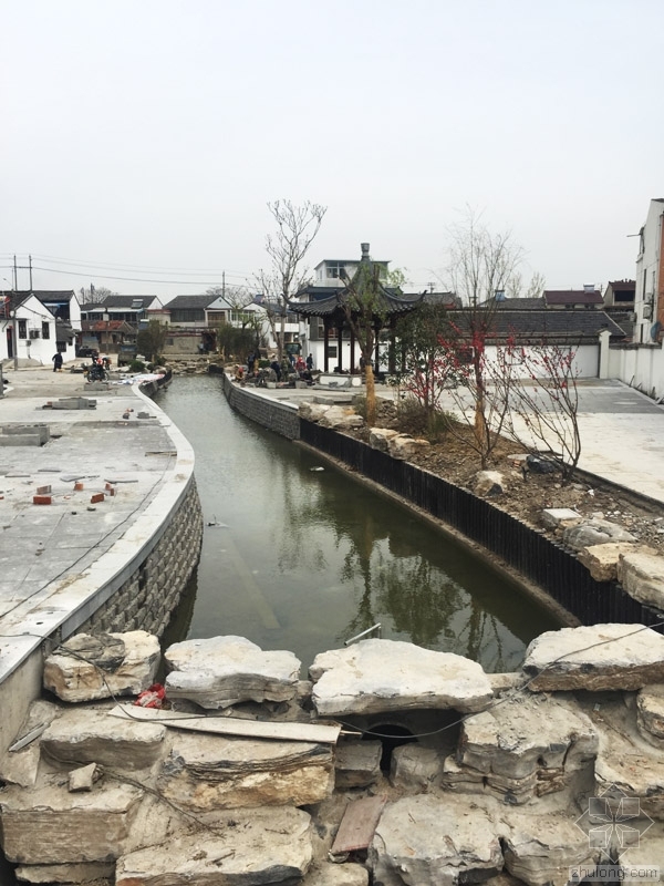 重力式挡土墙的形式资料下载-嵌锁式植草挡土墙