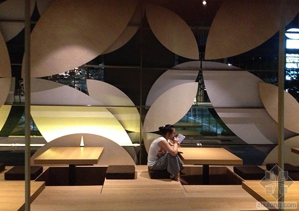 日式餐厅su模型资料下载-注入温馨 意大利Sushi Ono日式餐厅设计