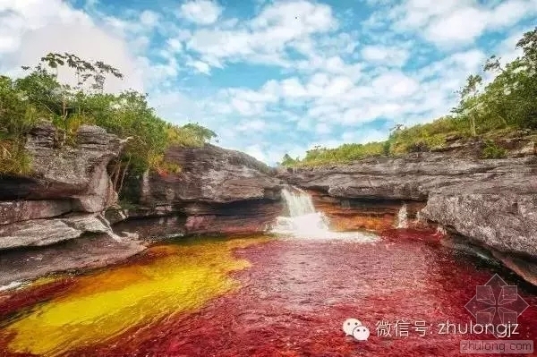 奇特自然景观资料下载-世界上12处色彩最艳丽的自然景观