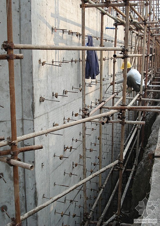 地下室止水螺杆处理资料下载-地下室外墙模板拆除后的止水螺杆处理