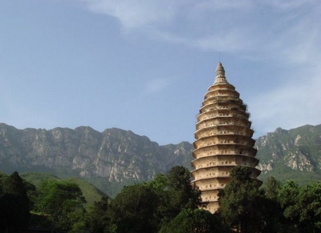 仿古八角重檐古塔资料下载-中国第一塔——嵩岳寺塔