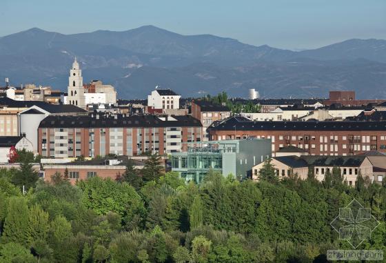 shared services building is in ponferrada next to the sil river