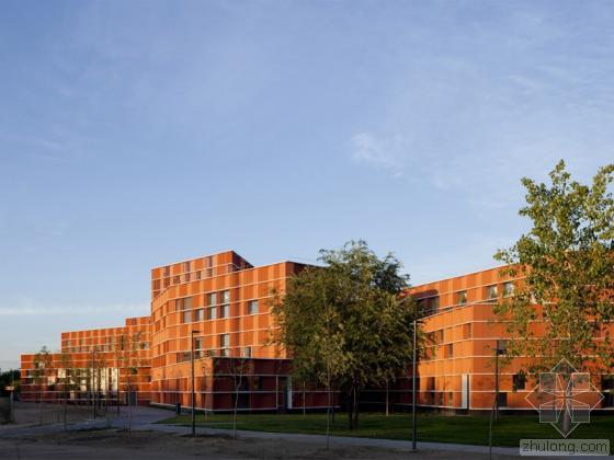教学楼可研究性报告ppt资料下载-西班牙Carmen Martín Gaite教学楼
