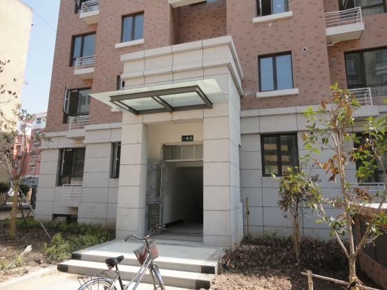 恒盛花苑小区多层单元入口照片