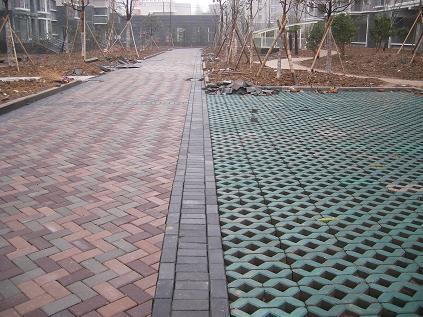 屋面砖铺设施工工艺资料下载-彩色水泥砖路面施工工艺