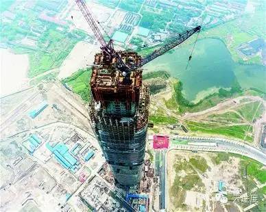 摩天大厦建筑施工图资料下载-摩天大厦拔地而起的4件神器