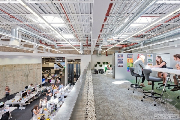 办公空间设计现代资料下载-感受创意和魅力的开放式的办公空间设计