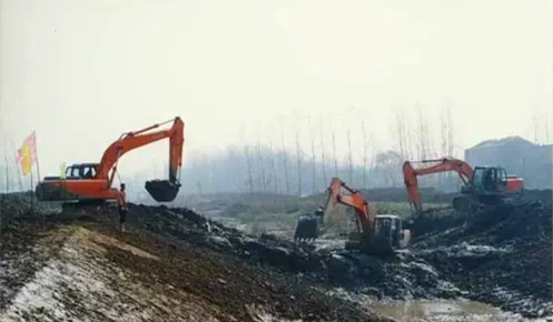 河道清淤泵资料下载-河道清淤工程中滑坡成因及应对措施