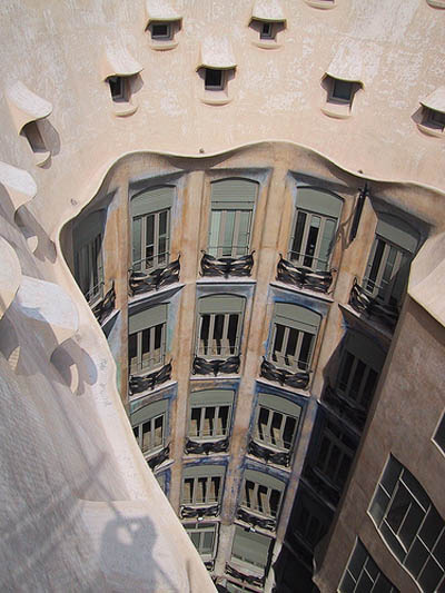 “疯子”建筑大师——安东尼奥·高迪-建筑设计资料分享-筑龙建筑设计论坛