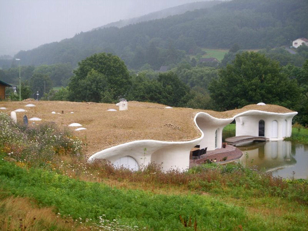 西班牙乡村窑洞资料下载-生态概念住宅：earth house