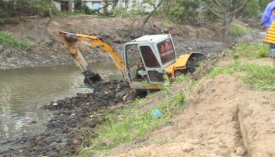 水体清淤施工组织设计资料下载-河道清淤工程中滑坡成因及应对措施