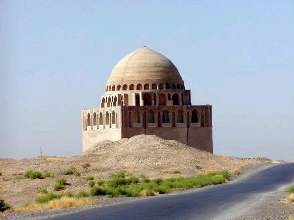 土库曼斯坦阿波座市政中心资料下载-苏丹桑佳的陵墓(Mausoleum of sultan sanjar)
