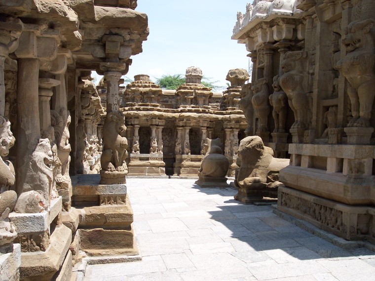 卡纳克阿蒙神庙资料下载-凯拉撒那神庙(Temple kailasanatha)