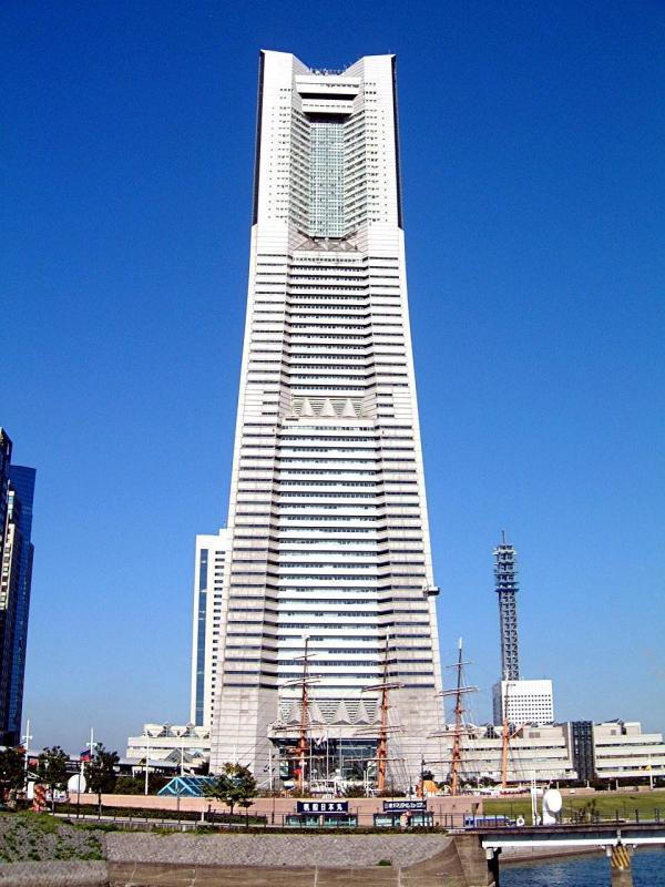 房建工地标准化实拍图片资料下载-地標大廈(Landmark Tower)