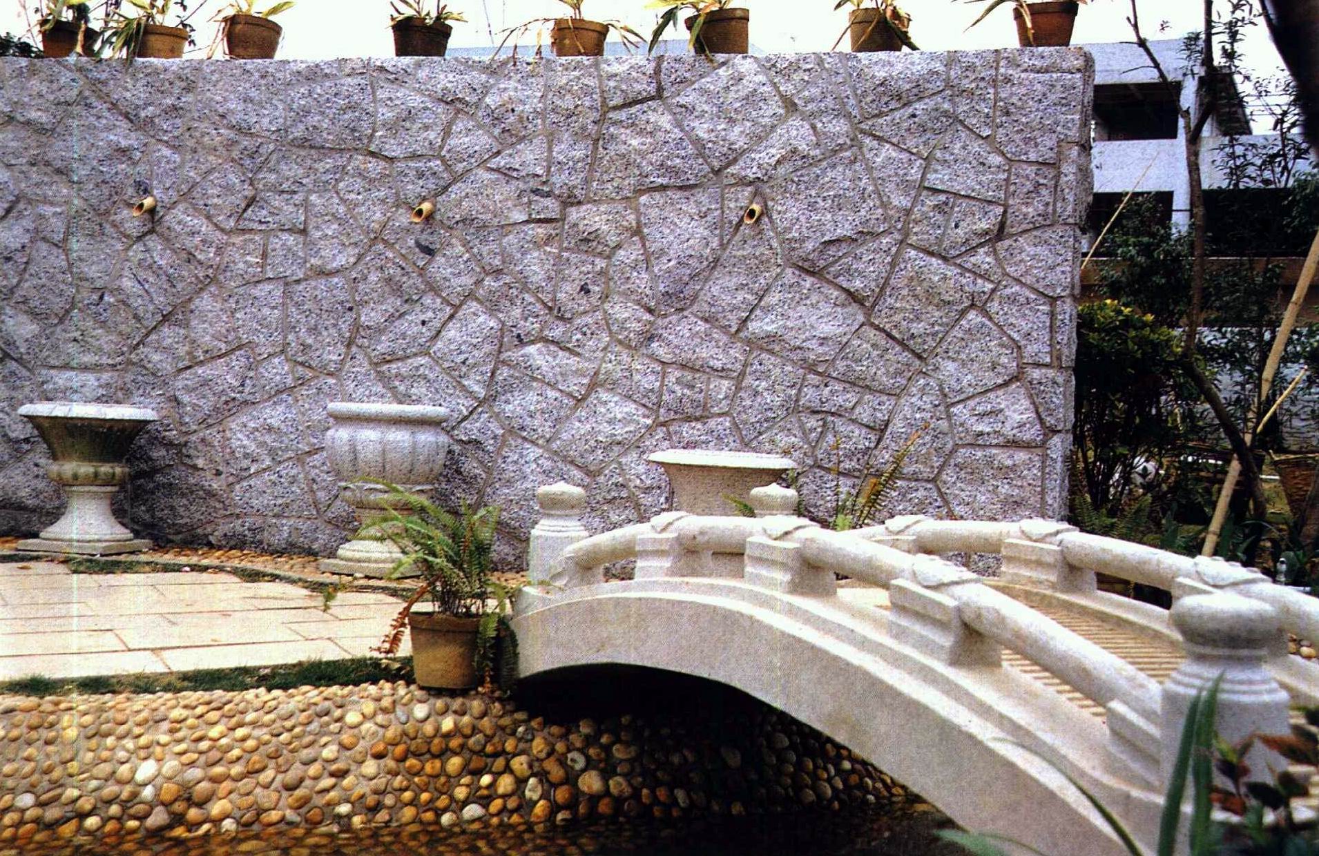 仿石墙面质的拱桥