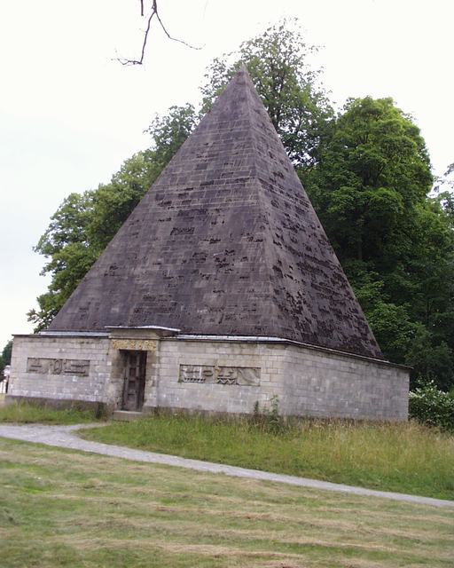 波茨坦棱椎形塔(pyramid-Potsdam)