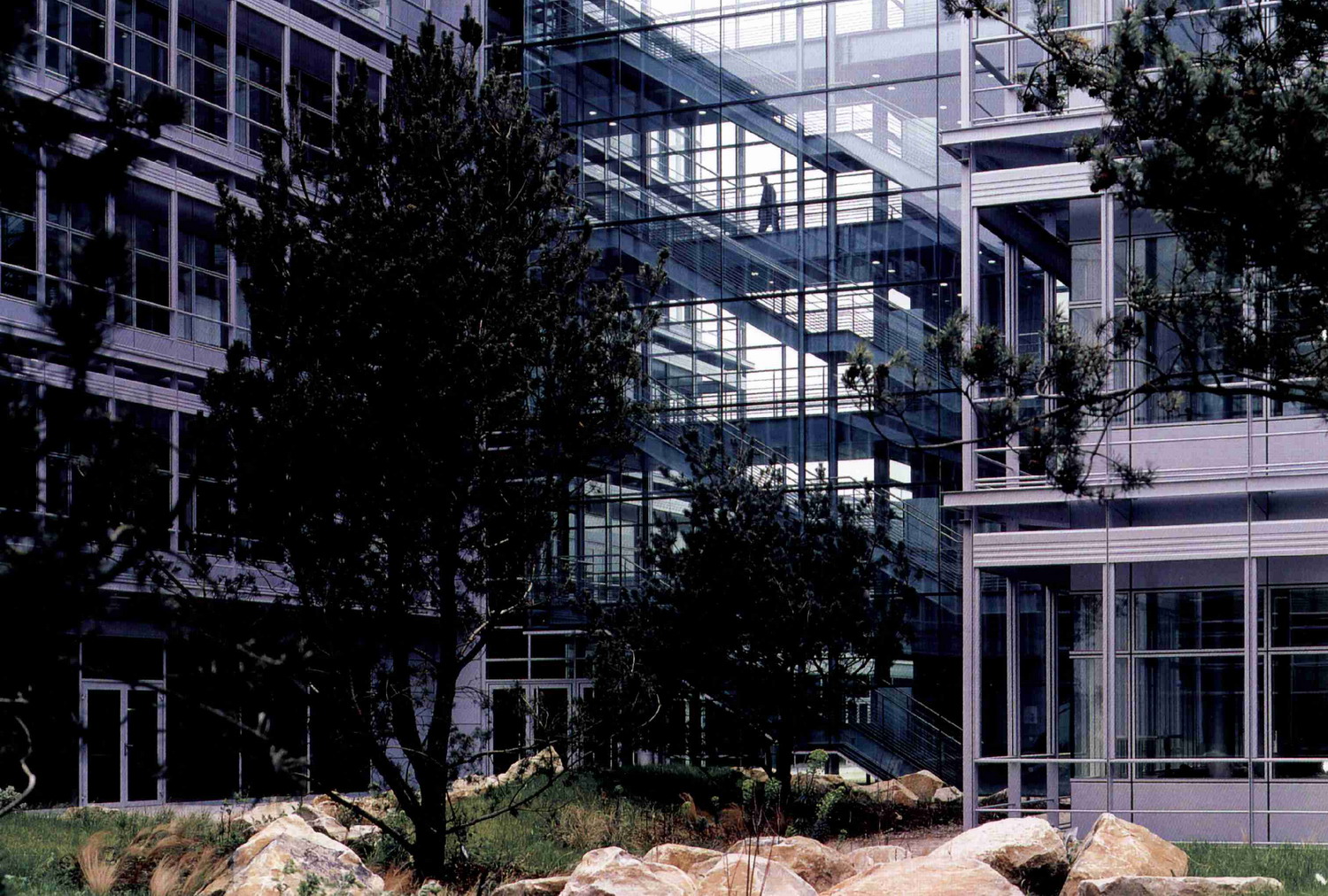 雷诺科技中心"梯形楼"(renault technocentre la gradien