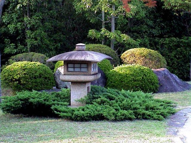 室内仿古屋檐施工资料下载-仿古屋式路灯