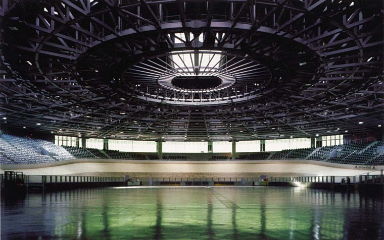 su露天游泳池资料下载-奥林匹克室内赛车场和游泳池