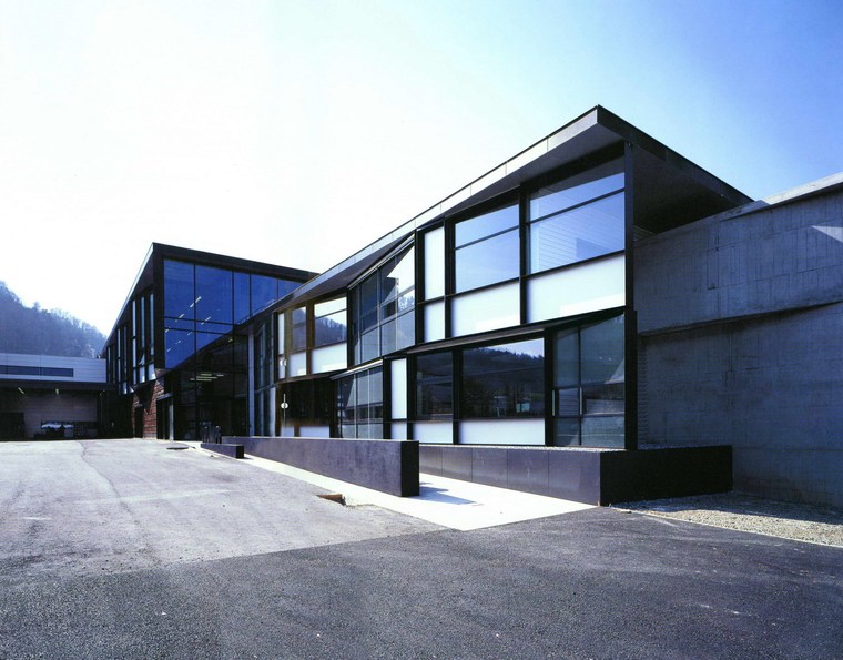 小型水上乐园设施资料下载-baar生产和办公设施(Production and Office Facility Baar)