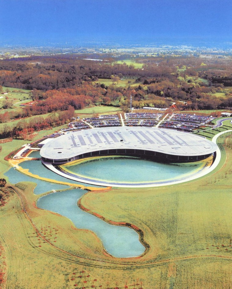 英国麦克拉伦技术中心资料下载-麦克拉伦技术中心（McLaren technology centre）