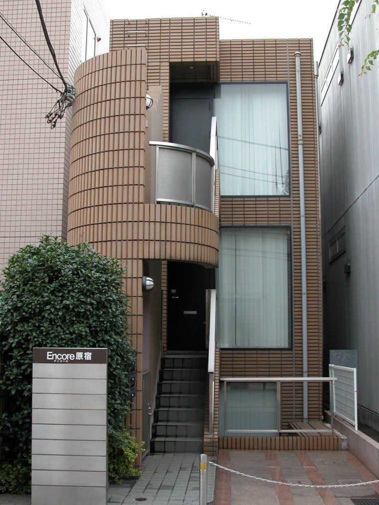 东京公寓su资料下载-东京一幢公寓楼
