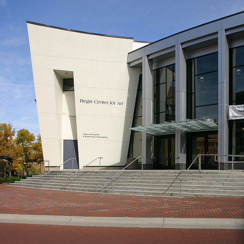 美国明尼苏达州综合大学regis艺术中心