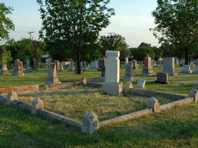 美国奥本山墓园资料下载-Moose Jaw墓园（Moose Jaw Cemetery）