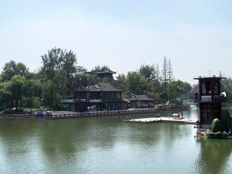 二水橋 印月橋 碧波橋 吟風橋 沁芳橋 煙波橋 掬翠橋 公園現有景點