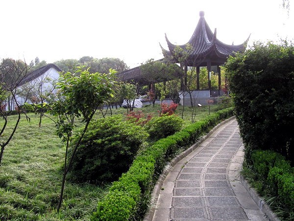 仿古门楼建筑资料下载-上海枫溪公园