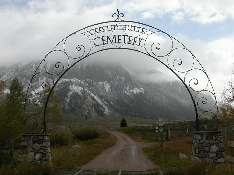 墓园案例资料下载-山顶墓园(Crested Butte cemetery)