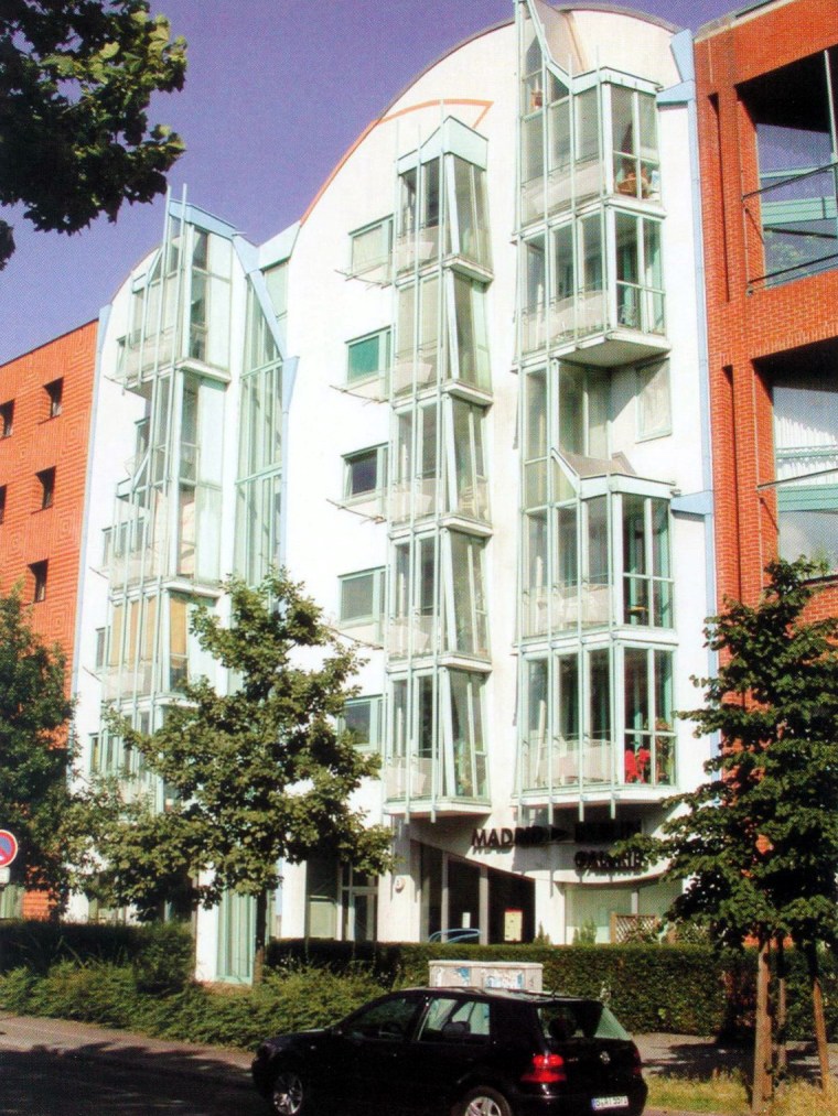 现代风格3层私人住宅资料下载-吕措夫广场3号住宅（Residential Building on Liitzowplatz 3，19