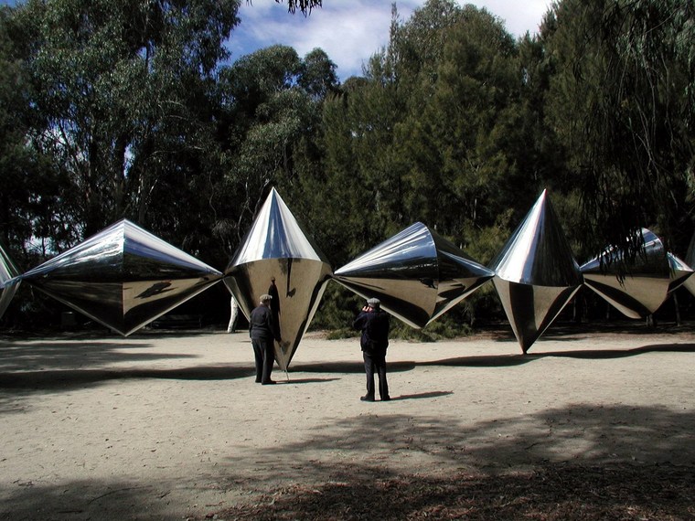 澳大利国立戏院雕塑园资料下载-澳大利国立戏院雕塑园(national gallery of australia sculpture 