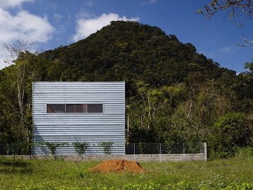 SU热带树模型资料下载-披着工业外壳的热带树屋