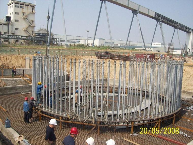 白液槽设备螺栓预埋