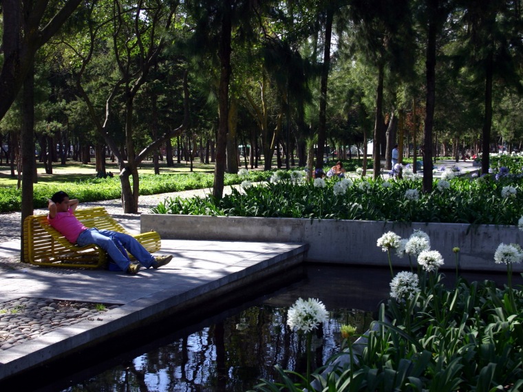 Chapultepec公园喷泉广场(Fountain Promenade at Chapultepec Par