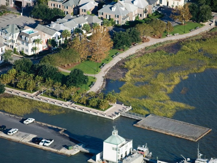 国外滨水公园设计案例资料下载-查尔斯顿滨水公园(Charleston Waterfront Park)