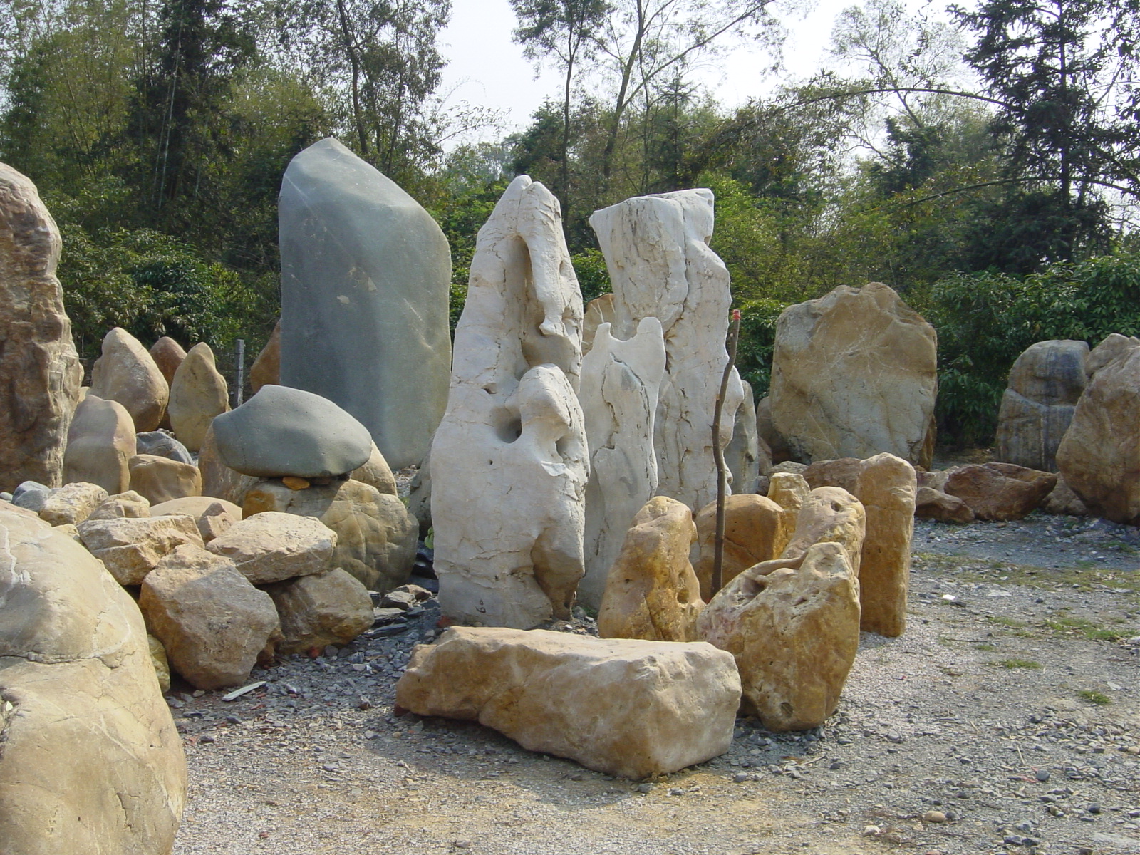 英德奇石-园林小品案例-筑龙园林景观论坛