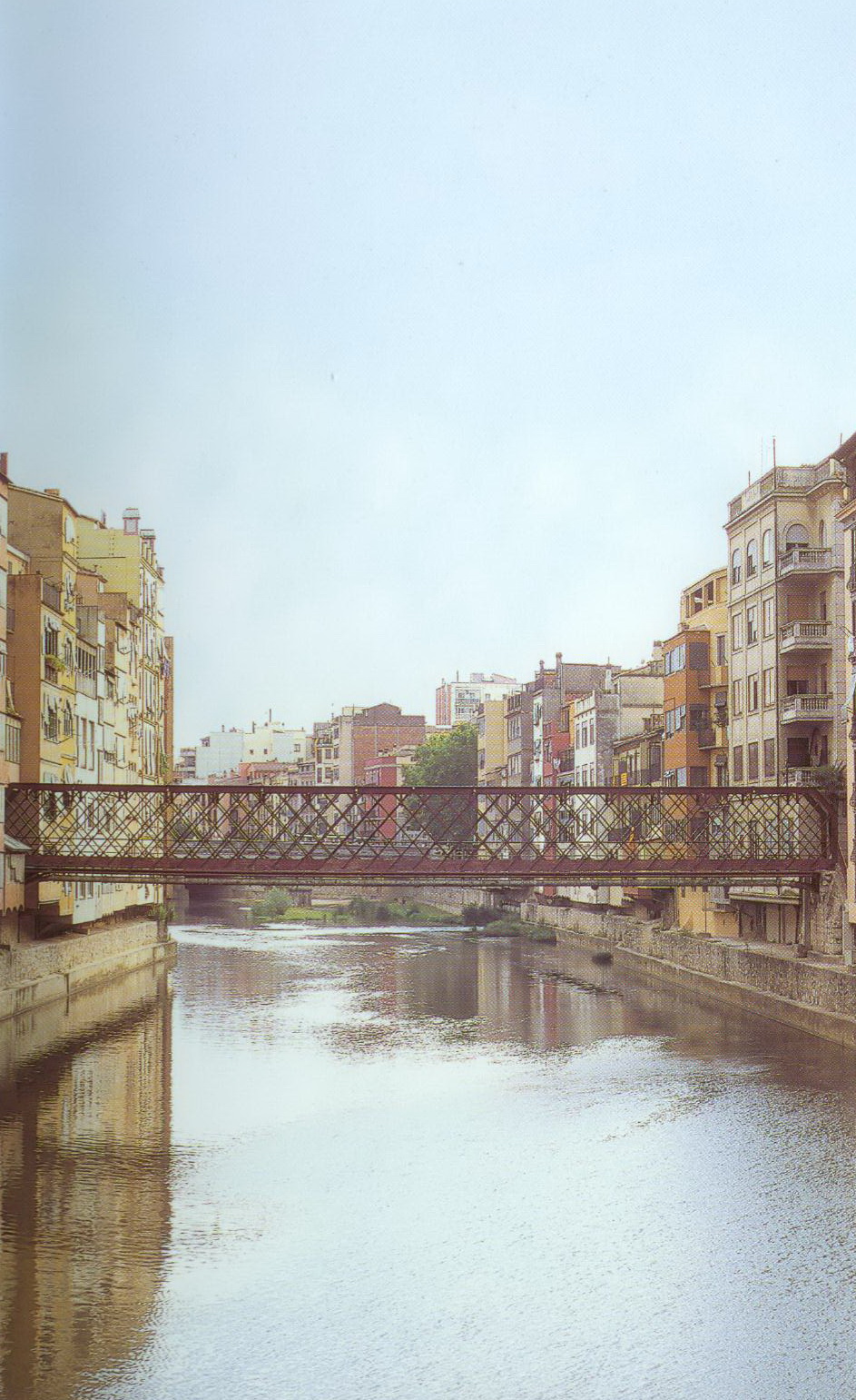 吉罗那市的步行桥(pedestrian bridge in girona)