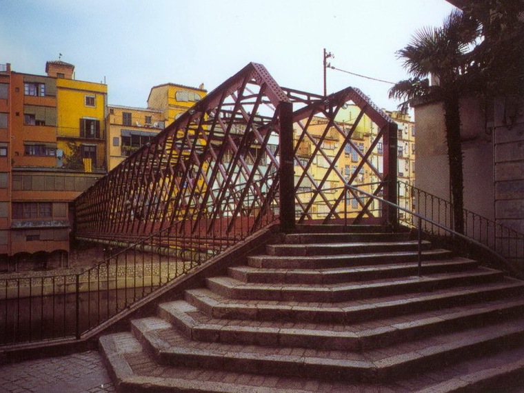 罗那家庭公寓资料下载-吉罗那市的步行桥(Pedestrian Bridge in Girona)