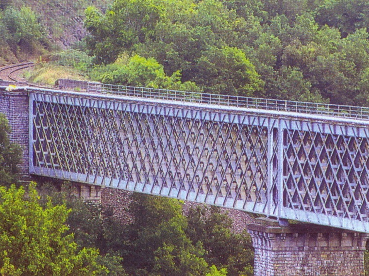 横跨Tardes河的桥(Viaduct across the Tardes River)