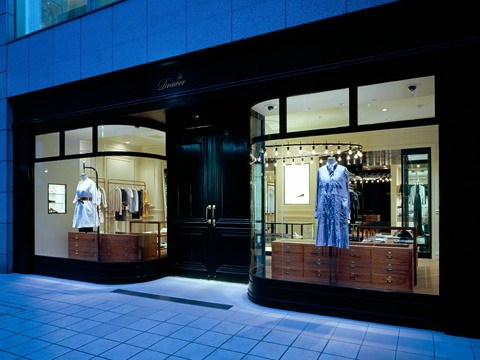 服装专卖店的室内设计资料下载-福冈服装专卖店设计