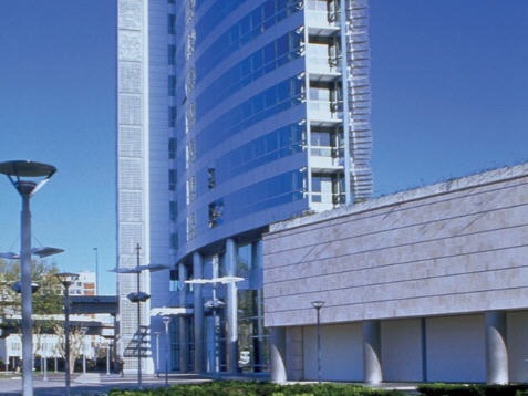 阿根廷橙色办公楼资料下载-Edificio Malecon办公楼