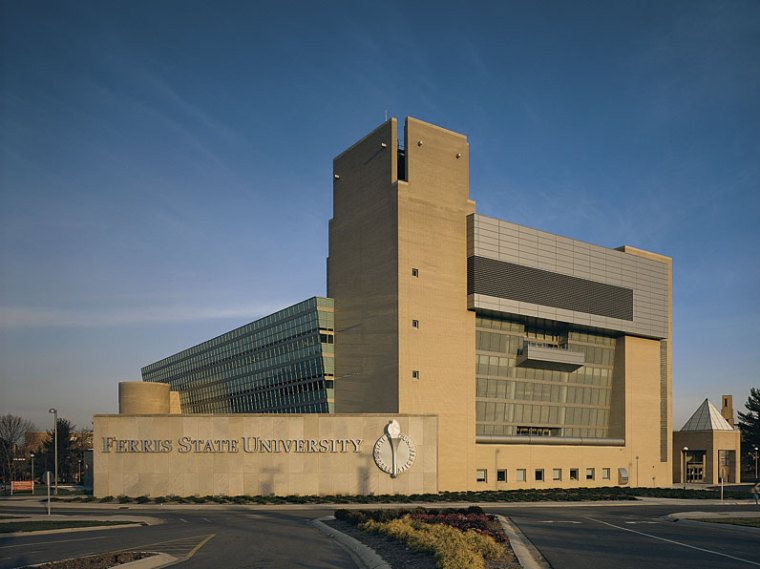 北卡州立大学亨特图书馆资料下载-摩天州立大学 FSU信息技术和教育图书馆