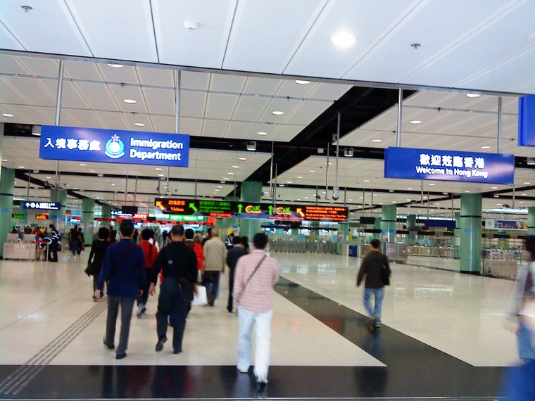 地铁大厅cad资料下载-香港地铁福田口岸大厅