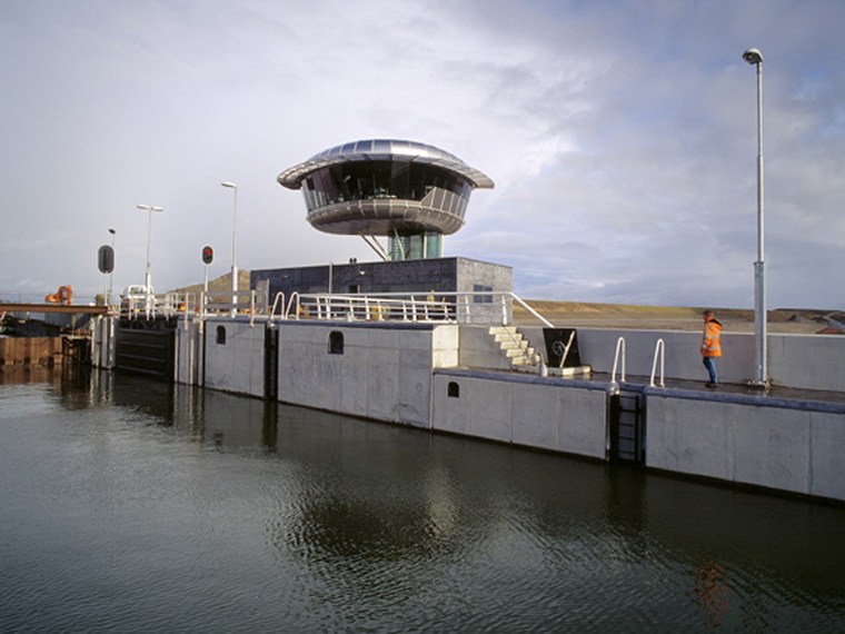 Naviduct综合大桥