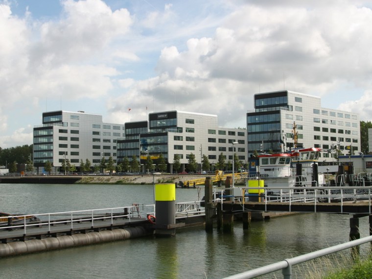 鹿特丹炼油厂办公大楼资料下载-鹿特丹港口办公大楼