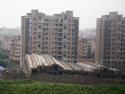上海楼盘倒塌资料下载-上海13层在建住宅楼倒塌